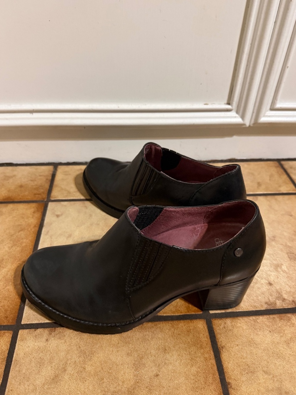 Dansko Black Leather Ankle Booties Sz 39 (US 8.5-9)